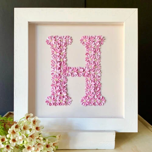 Fleur de L'amour Picture with letter H in pink flowers